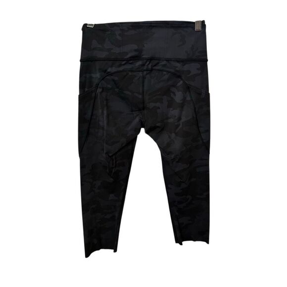 Lululemon Wunder Under Crop | Black Camo - Picture 2 of 4